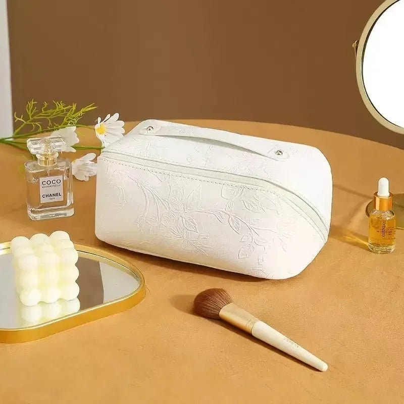 Trousse maquillage FloralBox cuir PU floral embossé coloris blanc – sac cosmétique rétro