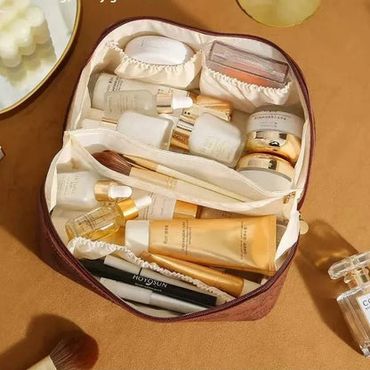 Trousse maquillage cuir PU floral embossé ton brun doré – sac de toilette rétroTOP