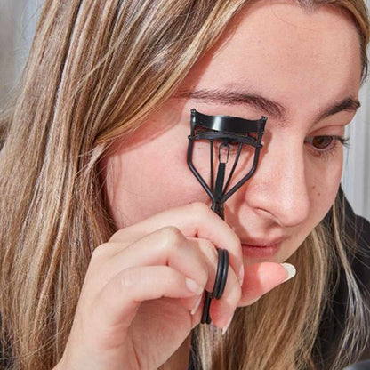 utilisation du recourbe cils curlpro résultat cils recourbés et volumisés